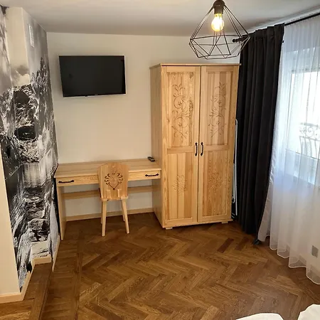 U Mocarnego Шафлари